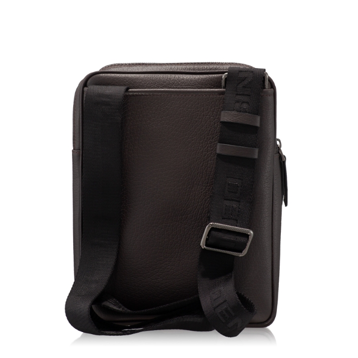 Imagine GEANTA DE UMAR BARBATI CRISTIAN BOTTALATO MARO